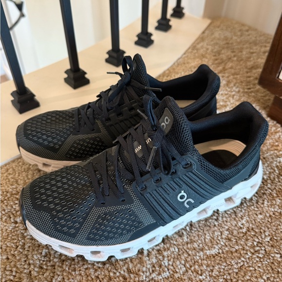 On Running Charcoal Athletic Shoes - Picture 1 of 4